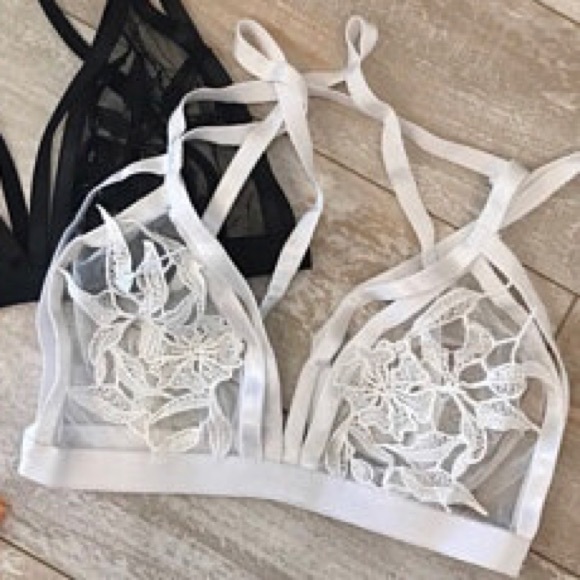 Essue Other - {e.ssue} white floral appliqué bralette